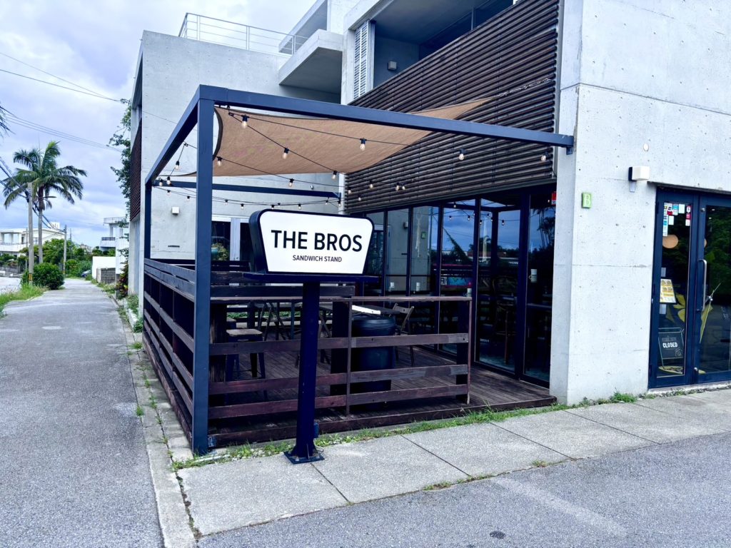 恩納村　THE BROS sandwich stand