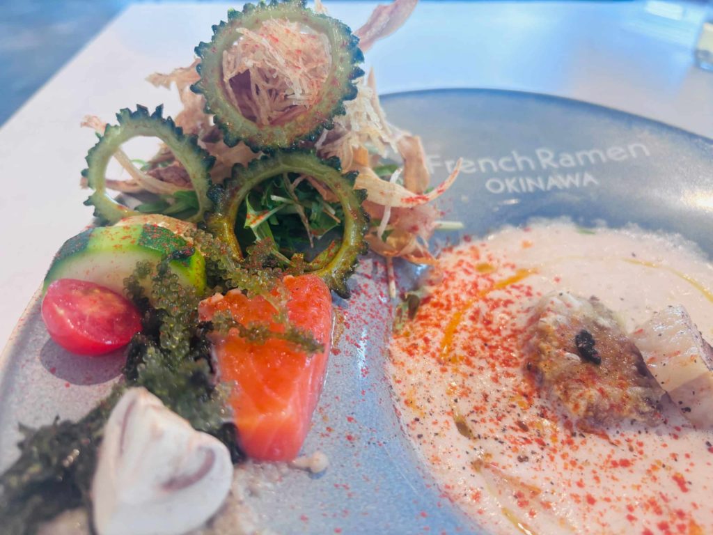 フレンチソーキそば専門店 サーモンヌードル3.0