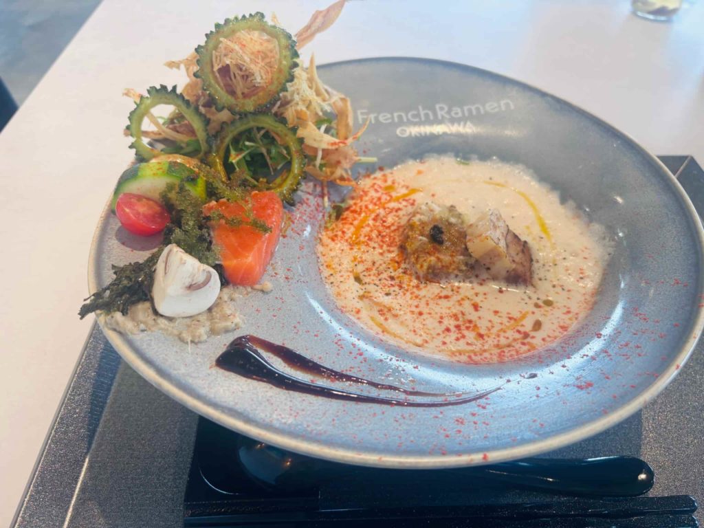 フレンチソーキそば専門店 サーモンヌードル3.0